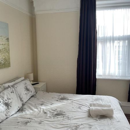 San Diego Guest House - Near Pleasure Beach Blackpool Bagian luar foto